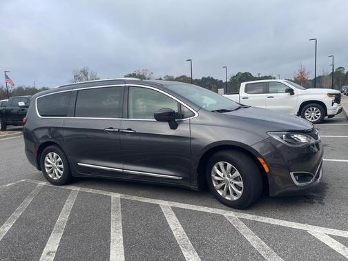 2018 Chrysler Pacifica Touring-L