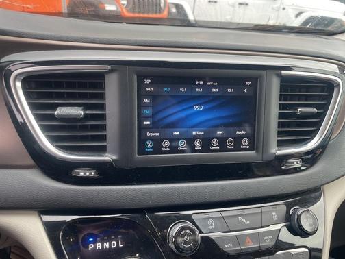 2018 Chrysler Pacifica Touring-L