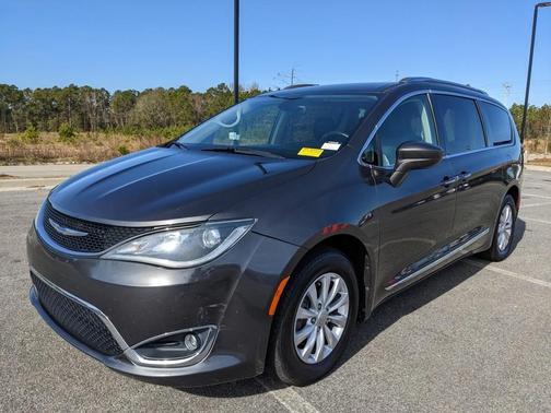 2018 Chrysler Pacifica Touring-L