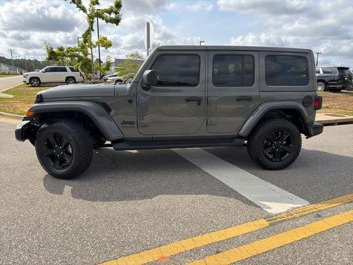 Sting Gray Clearcoat 2022 Jeep Wrangler Unlimited Sahara Altitude