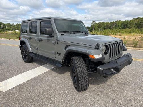 Sting Gray Clearcoat 2022 Jeep Wrangler Unlimited Sahara Altitude