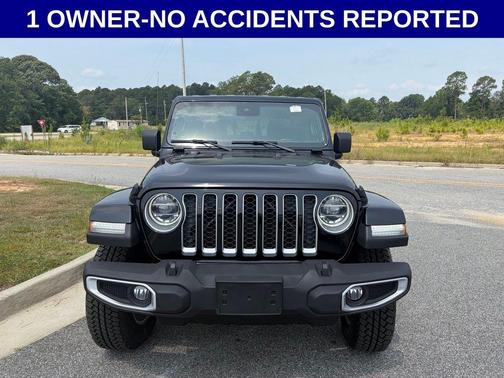 Black Clearcoat 2020 Jeep Gladiator Overland