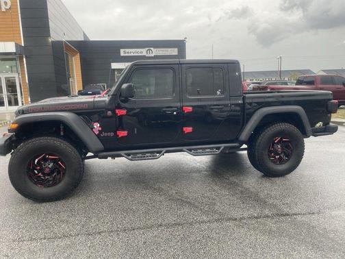 Black Clearcoat 2021 Jeep Gladiator Rubicon
