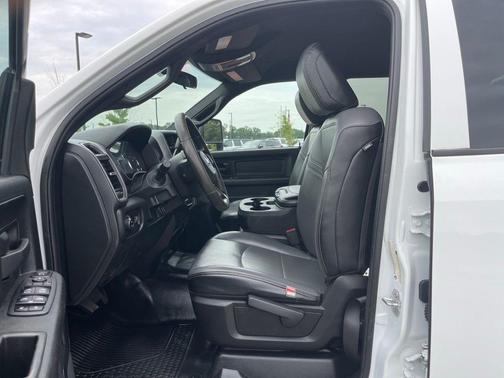 Bright White Clearcoat 2024 RAM 2500 Tradesman