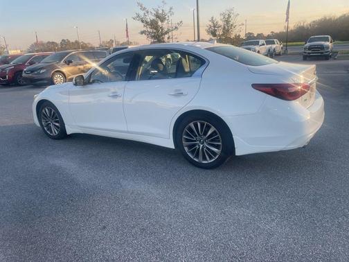 2022 INFINITI Q50 LUXE