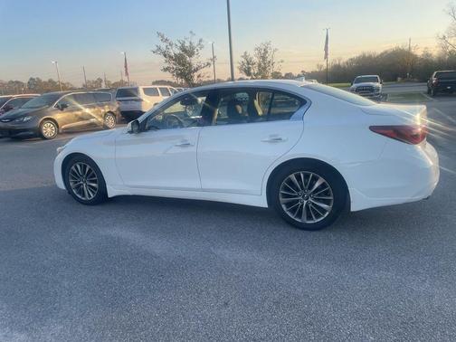2022 INFINITI Q50 LUXE