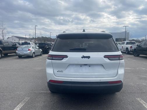 2024 Jeep Grand Cherokee L Laredo