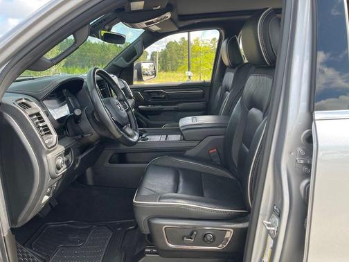 Billet Silver Metallic Clearcoat 2025 RAM 1500 Limited