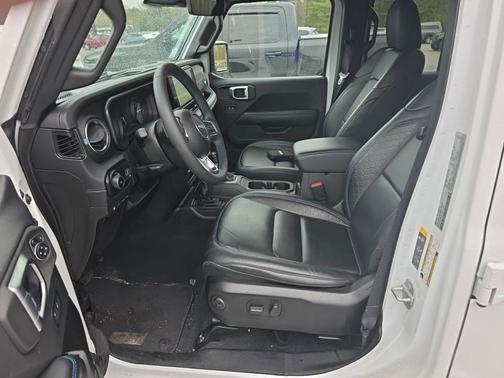 Bright White Clearcoat 2024 Jeep Wrangler 4xe High Altitude