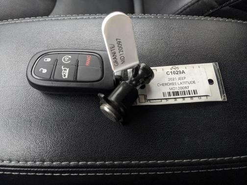 2021 Jeep Cherokee Latitude Lux