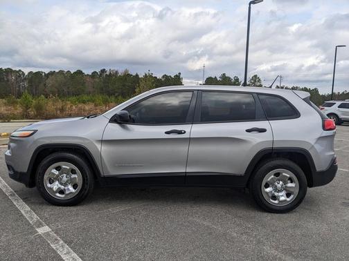 2016 Jeep Cherokee Sport