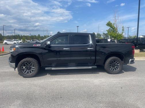Black 2022 Chevrolet Silverado 1500 LTZ