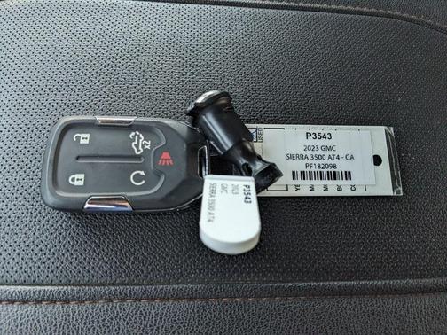 2023 GMC Sierra 3500 AT4