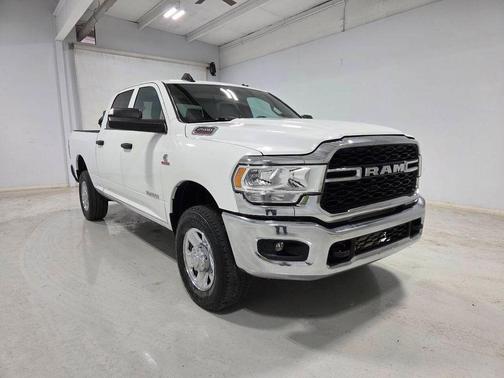 Bright White Clearcoat 2022 RAM 2500 Tradesman