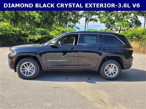 2025 Jeep Grand Cherokee Laredo