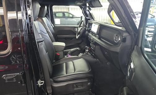 Black Clearcoat 2024 Jeep Wrangler 4xe Sahara