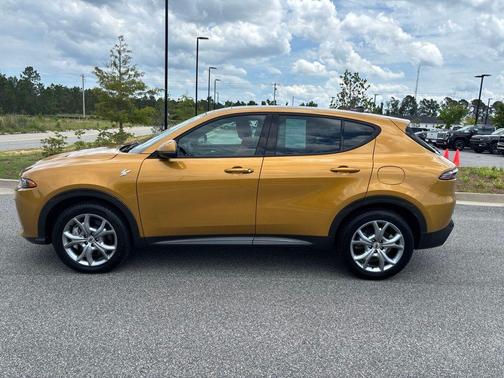 Gold 2024 Dodge Hornet R/T Plus