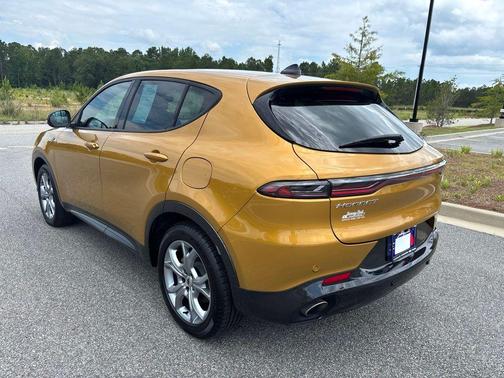 Gold 2024 Dodge Hornet R/T Plus