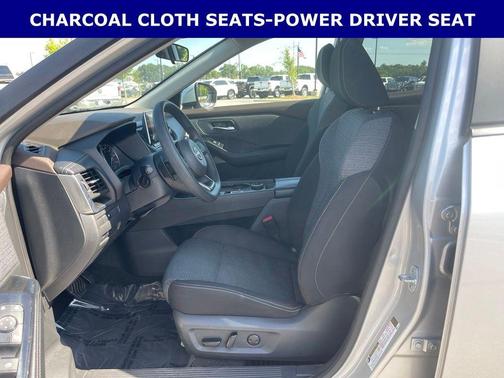 Brilliant Silver Metallic 2023 Nissan Rogue SV