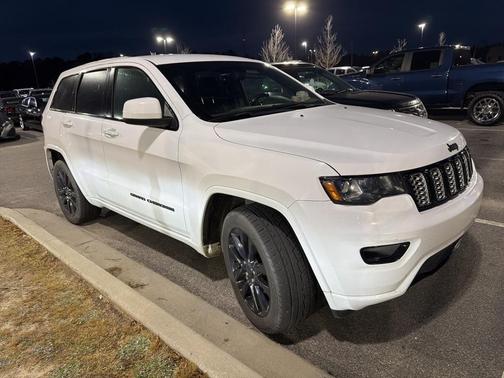2017 Jeep Grand Cherokee Altitude