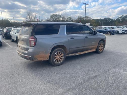2022 Chevrolet Suburban LT