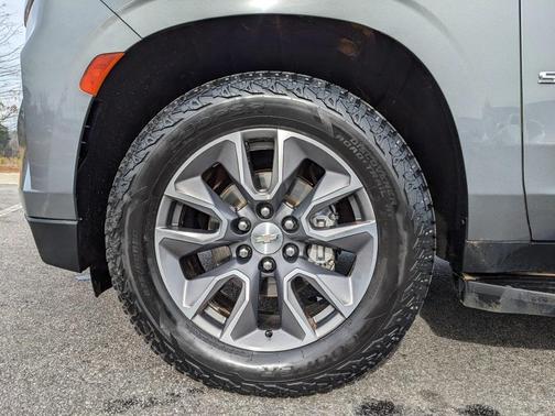 2022 Chevrolet Suburban LT