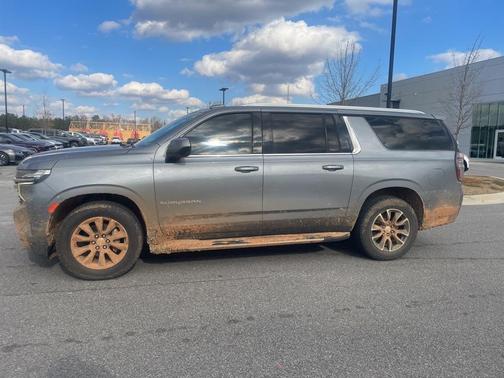 2022 Chevrolet Suburban LT