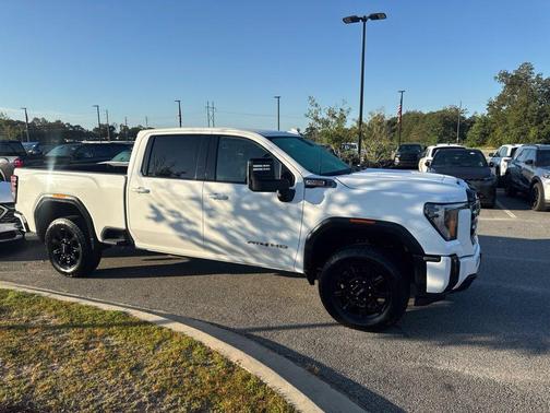 Summit White 2025 GMC Sierra 2500 AT4