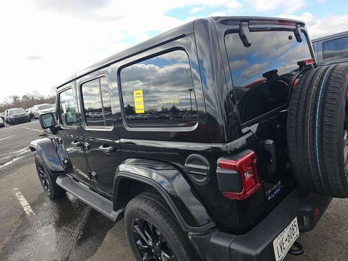 2025 Jeep Wrangler 4xe Sahara