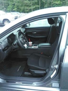Gun Metallic 2024 Nissan Sentra SV