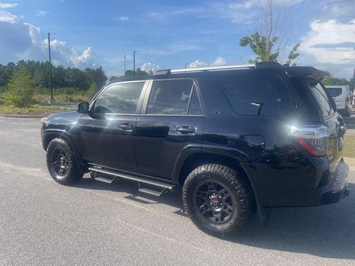 Midnight Black Metallic 2022 Toyota 4Runner SR5