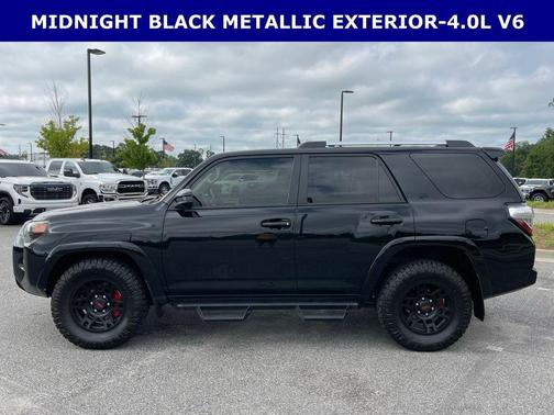 Midnight Black Metallic 2022 Toyota 4Runner SR5