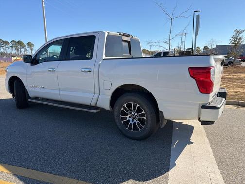 2020 Nissan Titan SV