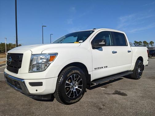 2020 Nissan Titan SV