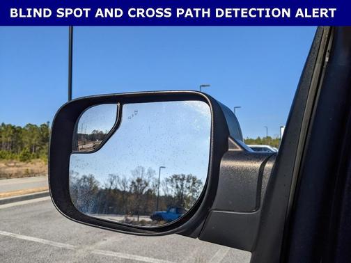 2020 Nissan Titan SV