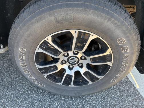 2020 Nissan Titan SV