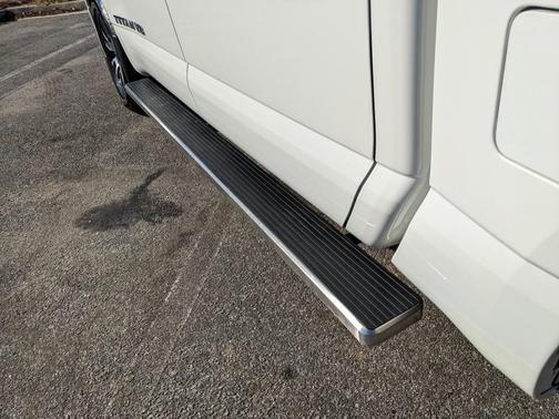 2020 Nissan Titan SV