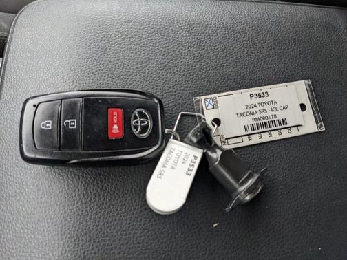 2024 Toyota Tacoma SR5