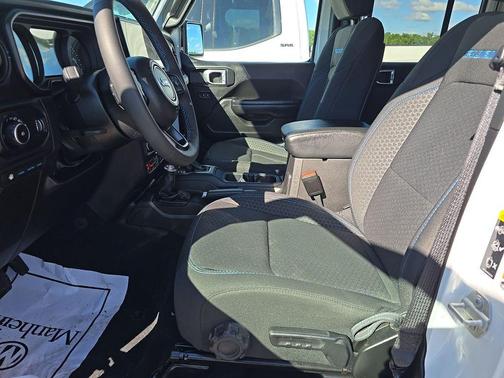 Bright White Clearcoat 2024 Jeep Wrangler 4xe Rubicon