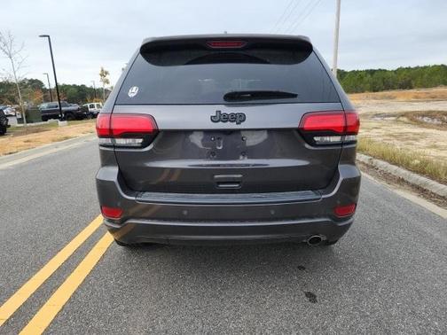 Photo 4 of 20 of 2020 Jeep Grand Cherokee Altitude