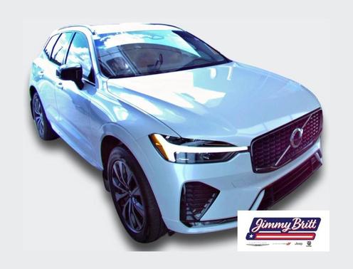 Crystal White Metallic 2025 Volvo XC60 B5 Core