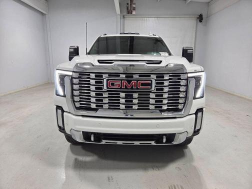 Summit White 2024 GMC Sierra 2500 Denali