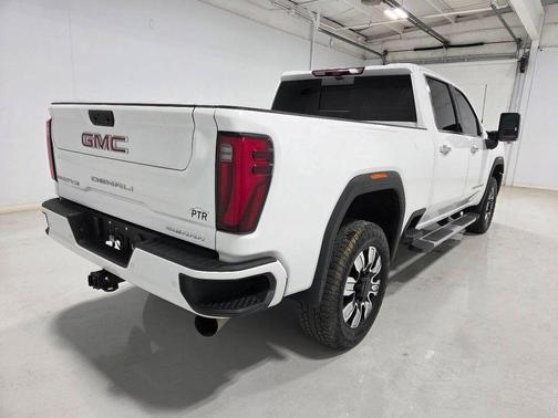 Summit White 2024 GMC Sierra 2500 Denali