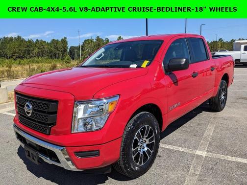 2023 Nissan Titan SV
