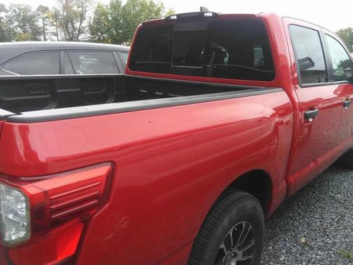 2023 Nissan Titan SV