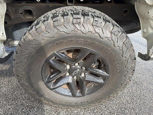 Summit White 2020 Chevrolet Silverado 1500 Custom Trail Boss