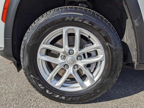 2023 Jeep Grand Cherokee L Laredo