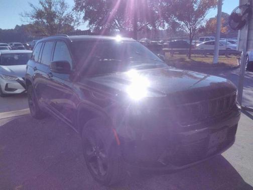 2023 Jeep Grand Cherokee Altitude