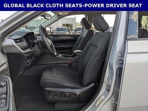 2023 Jeep Grand Cherokee L Laredo