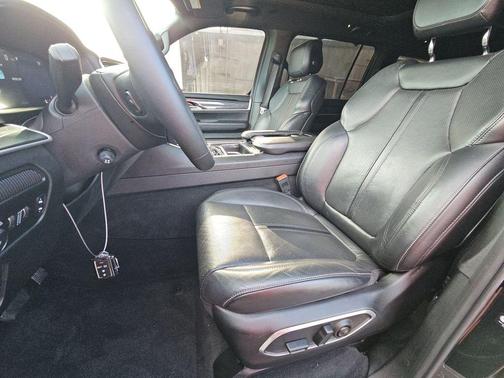Diamond Black 2023 Jeep Wagoneer Base